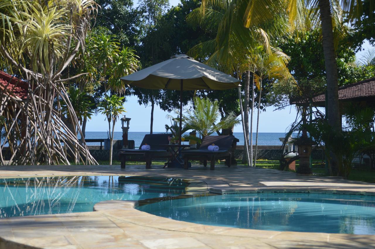 Bagus Beach Resort Lovina 布莱伦 外观 照片