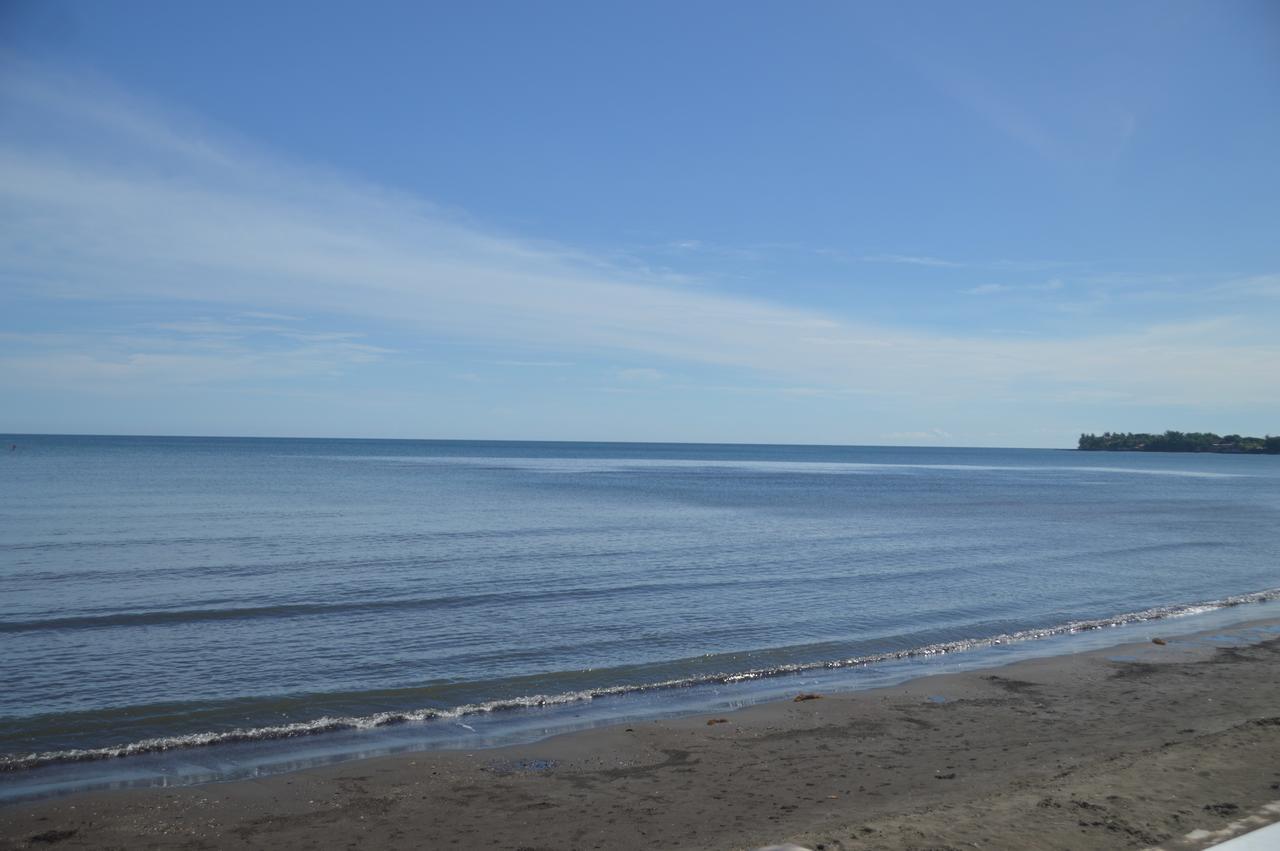 Bagus Beach Resort Lovina 布莱伦 外观 照片