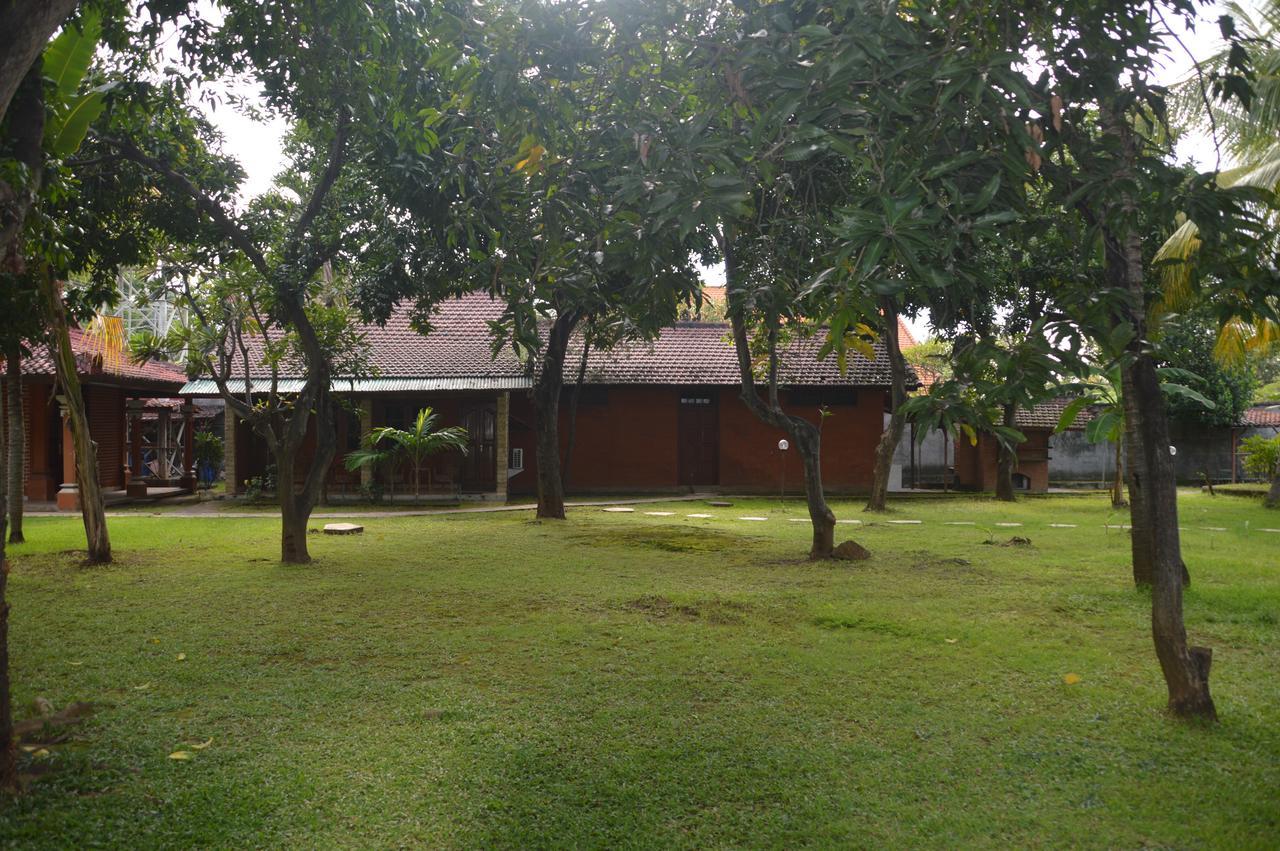Bagus Beach Resort Lovina 布莱伦 外观 照片