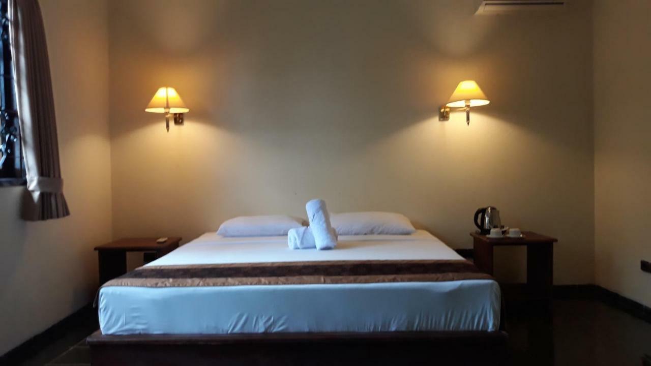 Bagus Beach Resort Lovina 布莱伦 外观 照片